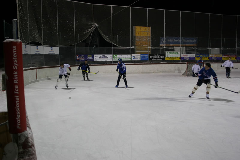 gal/Eishockeyspiel in Toblach/2008-02-02 SVR Eishockey 109.jpg